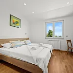 Charming Monte Uliveto With Private Pool In Villa Póla