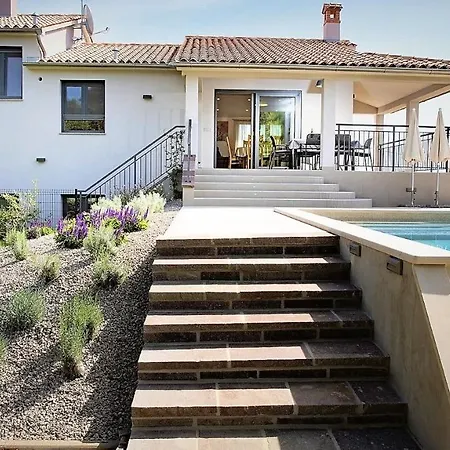 Charming Monte Uliveto With Private Pool In Пула