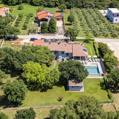 Villa Charming Monte Uliveto With Private Pool In