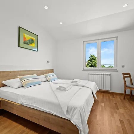 Charming Monte Uliveto With Private Pool In Villa Pula