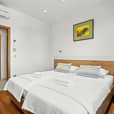 Charming Monte Uliveto With Private Pool In Пула