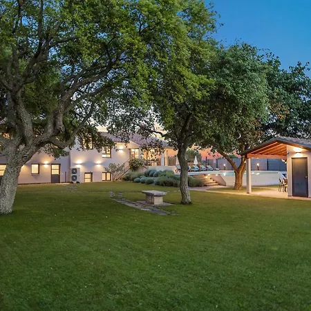 Charming Monte Uliveto With Private Pool In * Pula