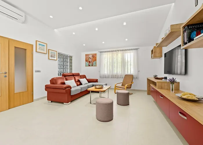 Charming Monte Uliveto With Private Pool In * Пула