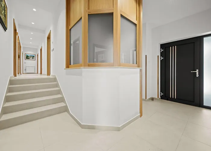 Вилла Charming Monte Uliveto With Private Pool In Пула