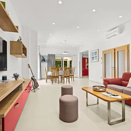 Villa Charming Monte Uliveto With Private Pool In Pula