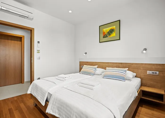 Charming Monte Uliveto With Private Pool In Πούλα