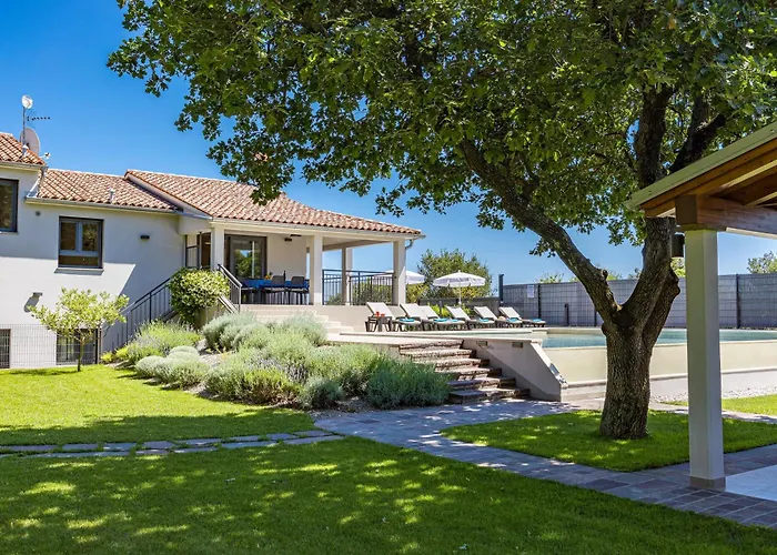 Charming Monte Uliveto With Private Pool In Βίλα *
