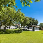 Charming Monte Uliveto With Private Pool In プーラ