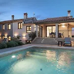 Charming Monte Uliveto With Private Pool In ヴィラ