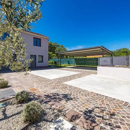 וילה Charming Monte Uliveto With Private Pool In פולה