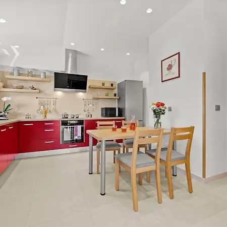 Charming Monte Uliveto With Private Pool In פולה