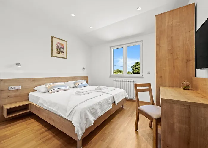 Charming Monte Uliveto With Private Pool In פולה