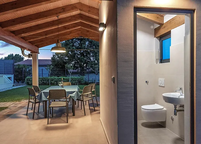 Charming Monte Uliveto With Private Pool In * פולה